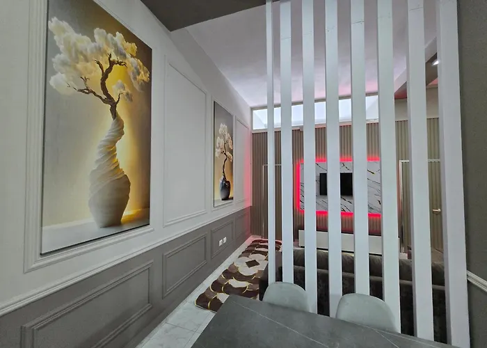 Royal Harbor View Lux 4-bedroom Waterfront *