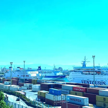 Royal Harbor View Lux 4-bedroom Waterfront Apartment *