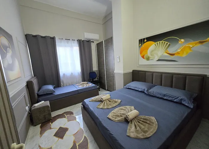 Royal Harbor View Lux 4-bedroom Waterfront Apartment